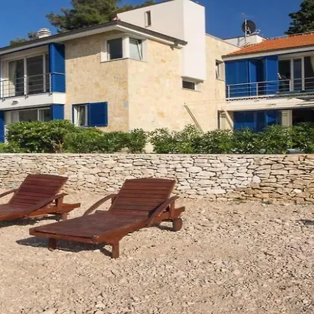 Tajni Vrt Dalmacije Daire Trogir